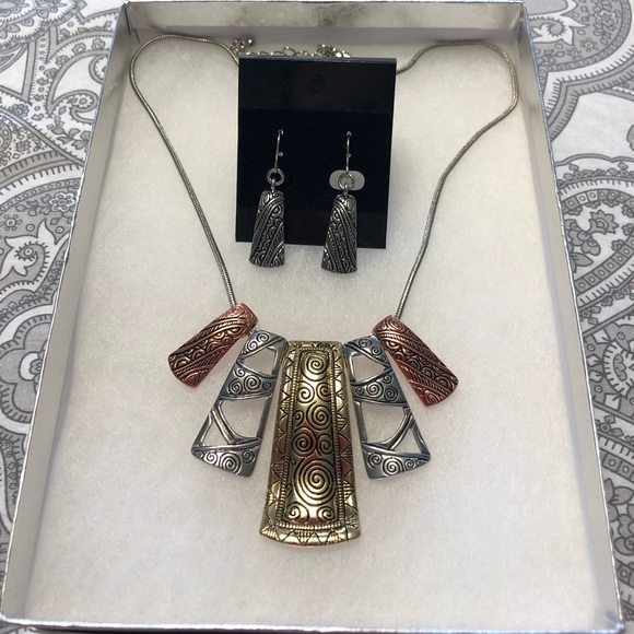 ⬇️ 5 tier pendent set - multi tone - Picture 3 of 5